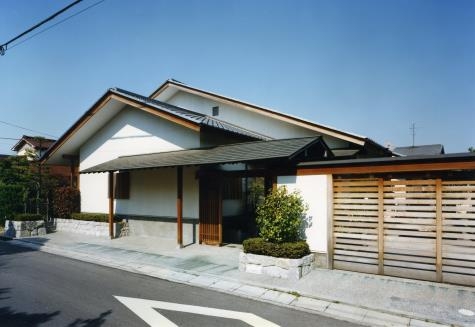 中庭のある和モダンな家